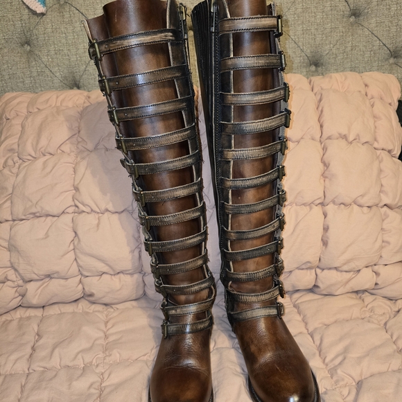 Freebird Rylan Cognac - Picture 1 of 5